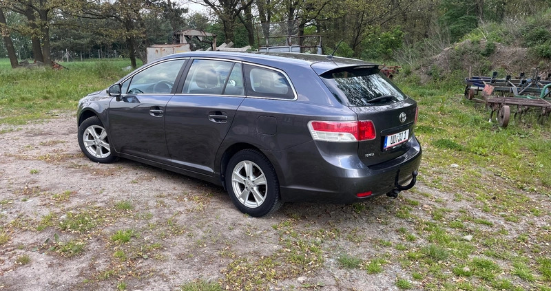 Toyota Avensis cena 21900 przebieg: 212000, rok produkcji 2009 z Prochowice małe 742